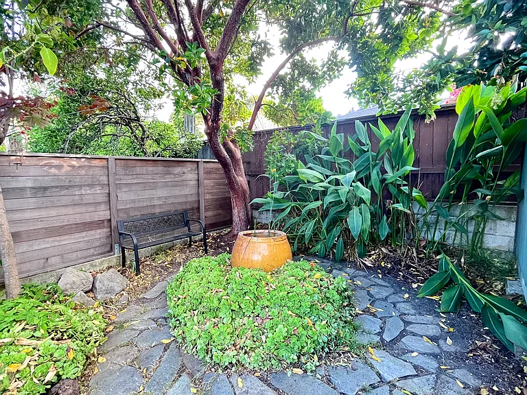 1630 Mariposa St — Photo 7