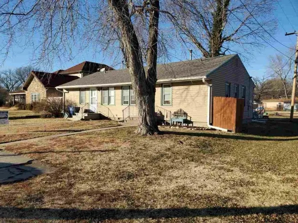 318 W 6th St #318, Chapman, KS 67431