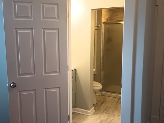 5th image of 116 S Green St