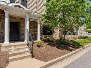 1818 Suncrest Vlg, Morgantown, WV 26505