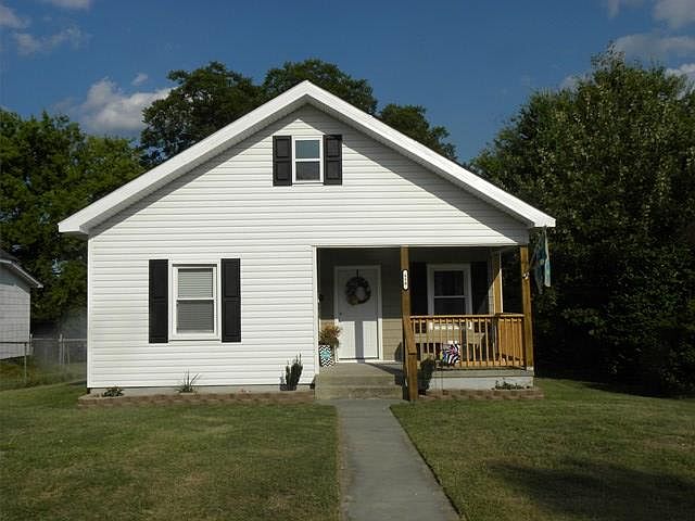 1st image of 650 Williams St