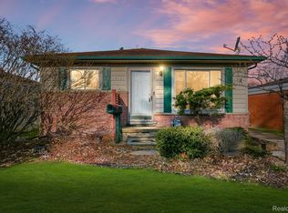 19131 Denby, Redford, MI 48240