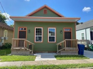 929 9th St, Gretna, LA 70053