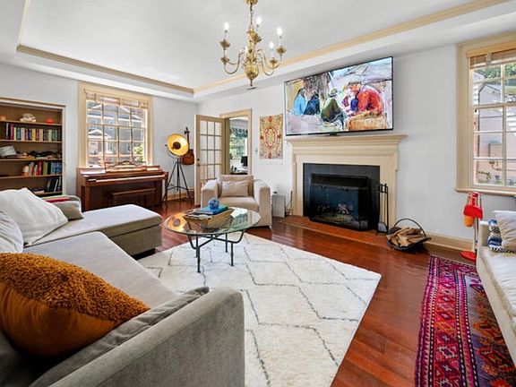 3rd image of 111 Washington St