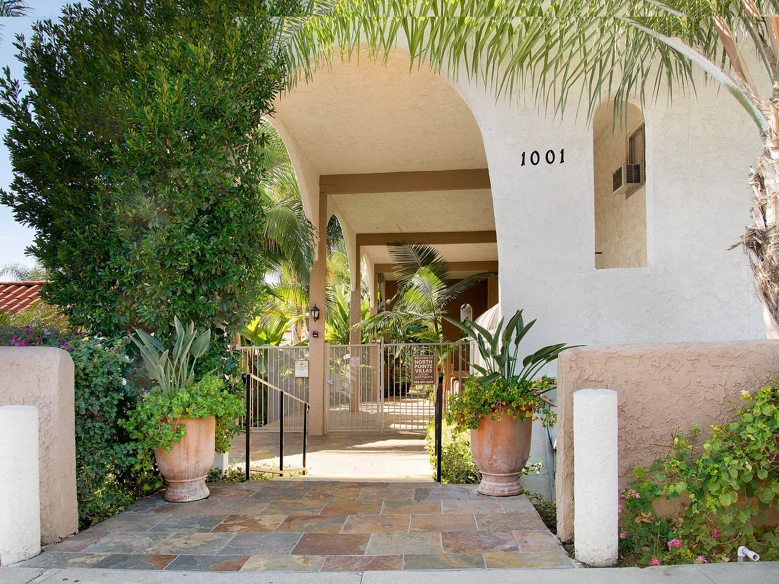 North Pointe Villas — Photo 2