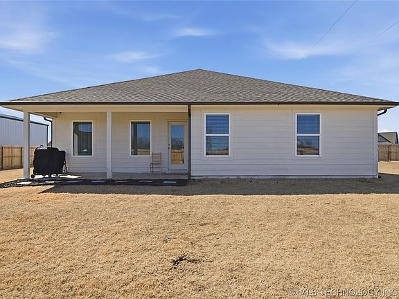 5th image of 15385 S 37th Ct S