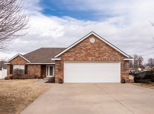 1501 Saint Joseph Dr, Grove, OK 74344