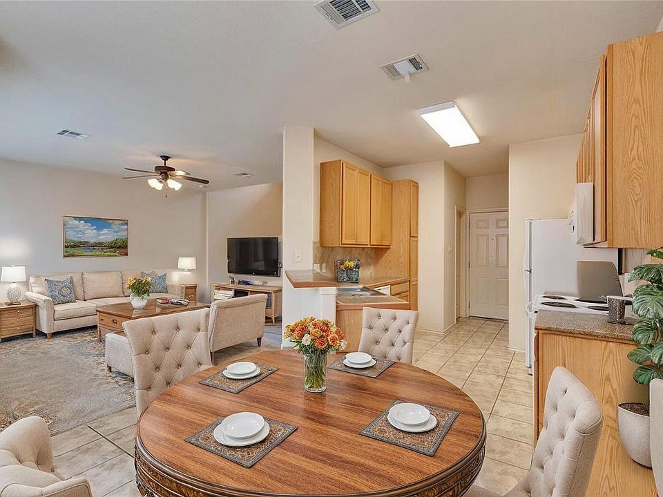 Virtually Staged Photo - Living Room/Dining Room