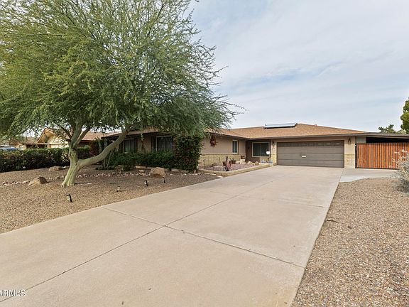 3rd image of 2528 E GENEVA Drive