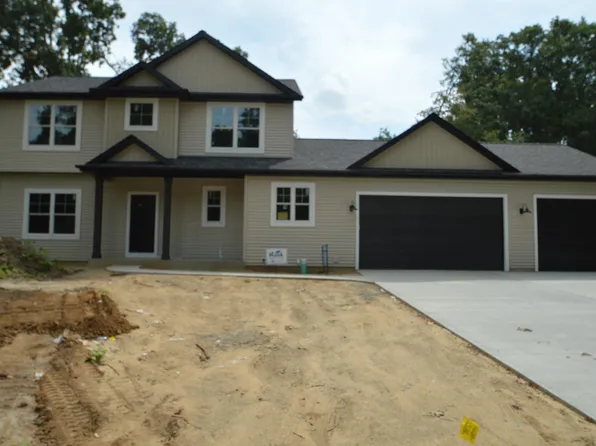 68889 6th St, Edwardsburg, MI 49112
