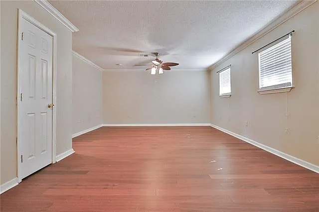 4643 Camelot Dr — Photo 4