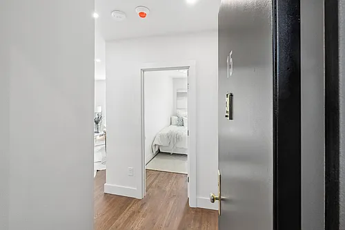 214 5th Ave #15 Photo 1