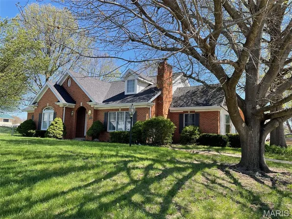 910 Cherry Ln, Washington, MO 63090