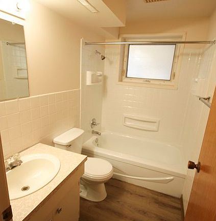4th image of 2703 Scenic Dr S #4