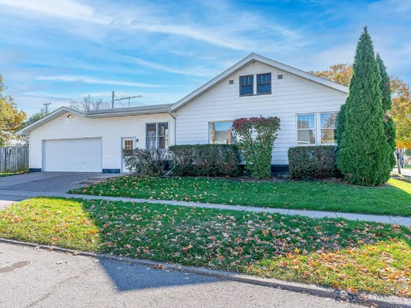 216 Monroe St, Muscatine, IA 52761