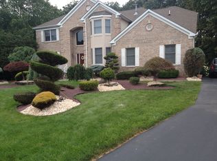 8 Marion Ct, Old Bridge, NJ 08857