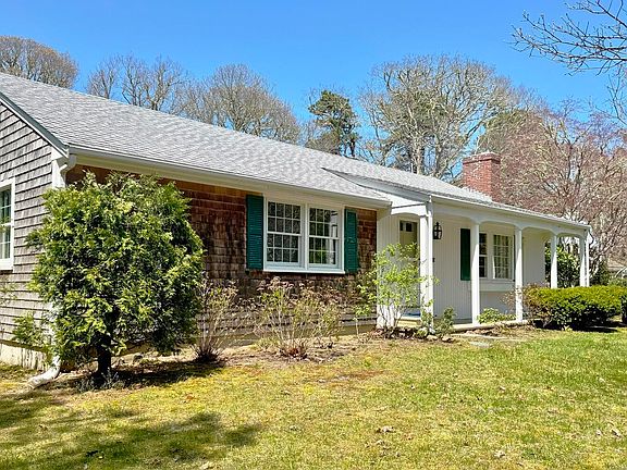 2nd image of 61 Oak Hill Road