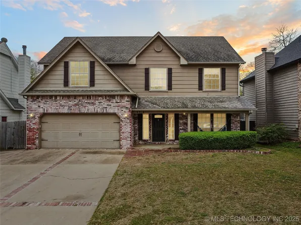 8918 E 100th St, Tulsa, OK 74133