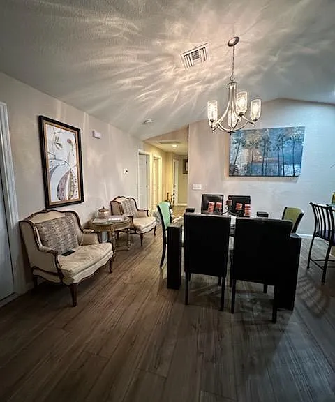 3421 Jeffcott St — Photo 3