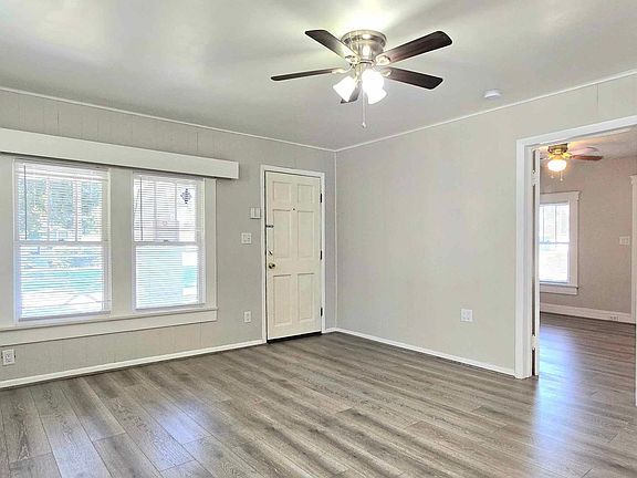 3rd image of 1247 Parkhurst Ave