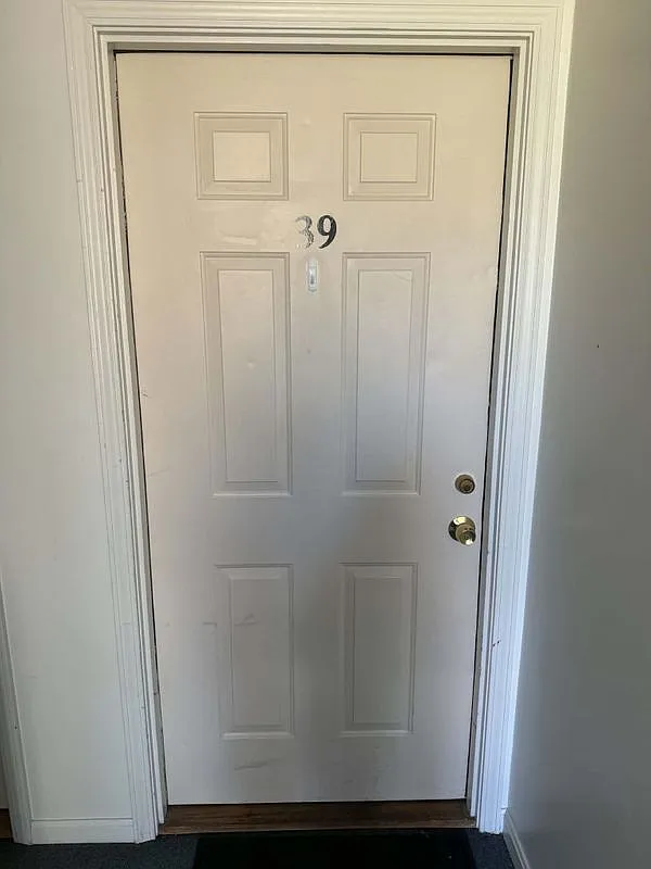 2 bed, 1.0 bath, 1054 sqft, $2,250 — Photo 2