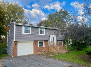 19 Cross Gates Rd, Rochester, NY 14606