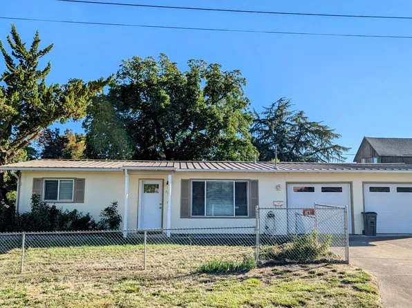 260 N 4th St, Central Pt, OR 97502