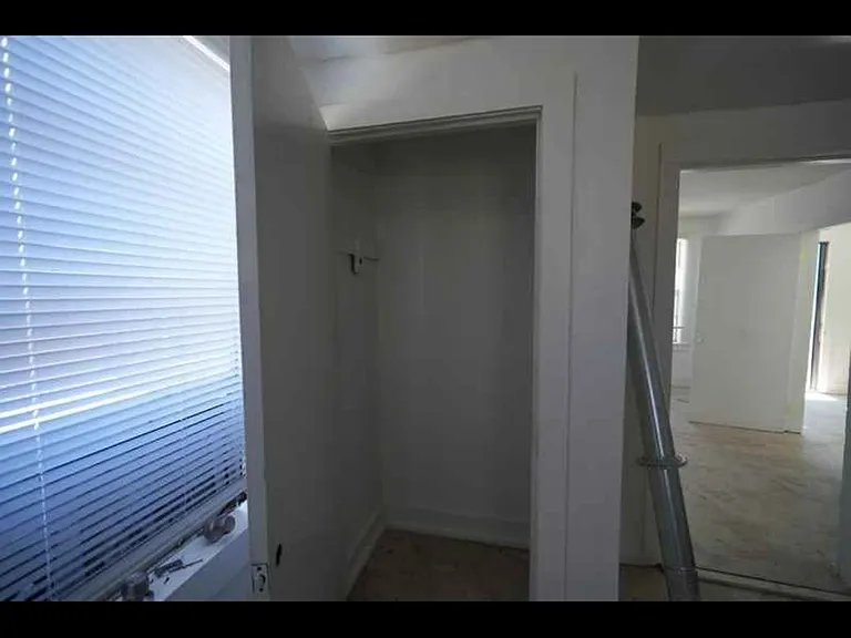 1242 Capital Ave — Photo 8