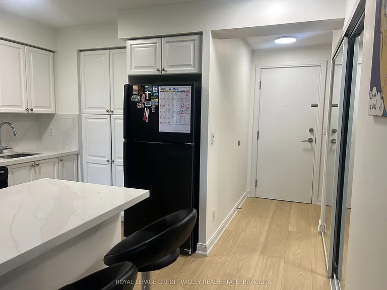 330 Burnhamthorpe Rd W #408 — Photo 10