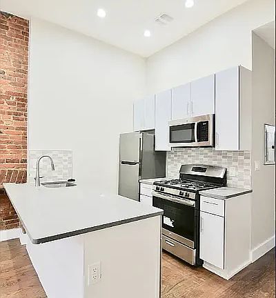 2nd image of 168 Halsey St APT 3