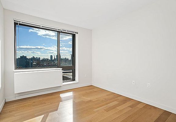 4th image of 44-72 11th St #A-211
