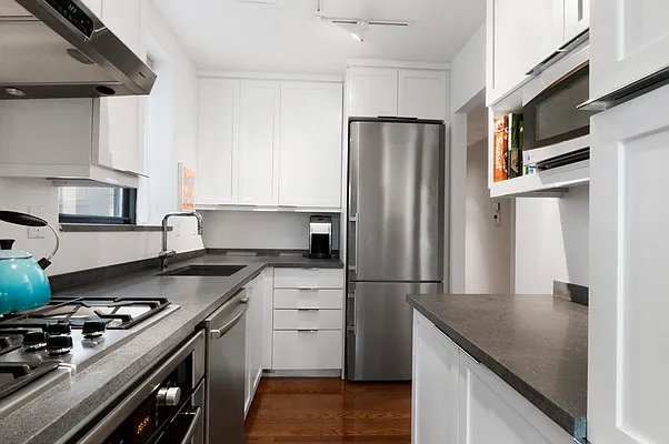 Sold by Corcoran | media 6