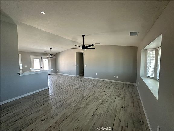 5th image of 15009 Temecula Rd