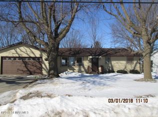 418 Independence Ave S, Clarks Grove, MN 56016