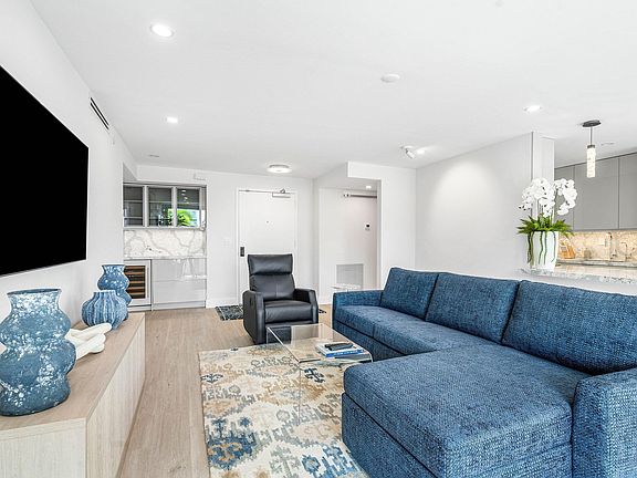 3rd image of 120 SE 5th Ave APT 319