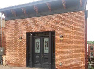 118 S Bench St, Galena, IL 61036