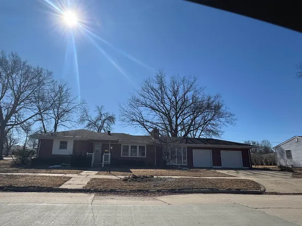 800 8th St, Charles City, IA 50616