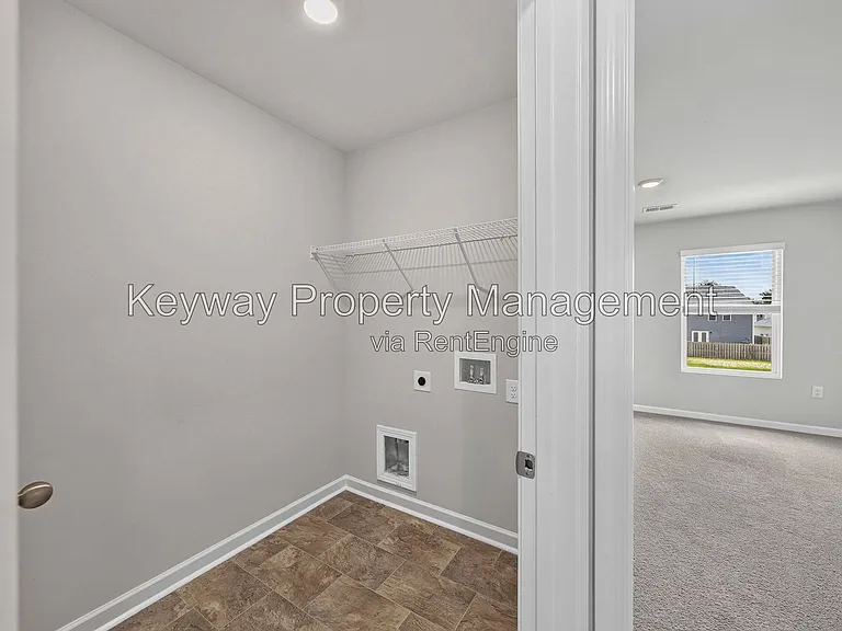411 Shipwreck Dr — Photo 23