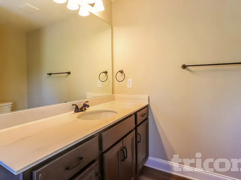 209 Hampton Oaks Cir — Photo 9