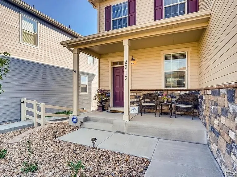 2212 Shadow Creek Dr — Photo 2