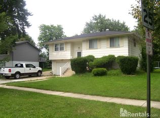 530 Norwood Ln, Schaumburg, IL