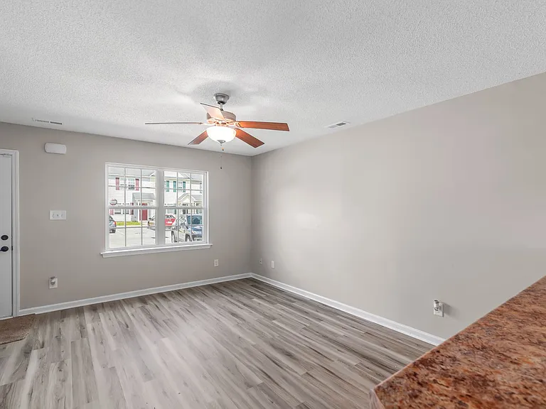 1004 Banister Loop — Photo 6