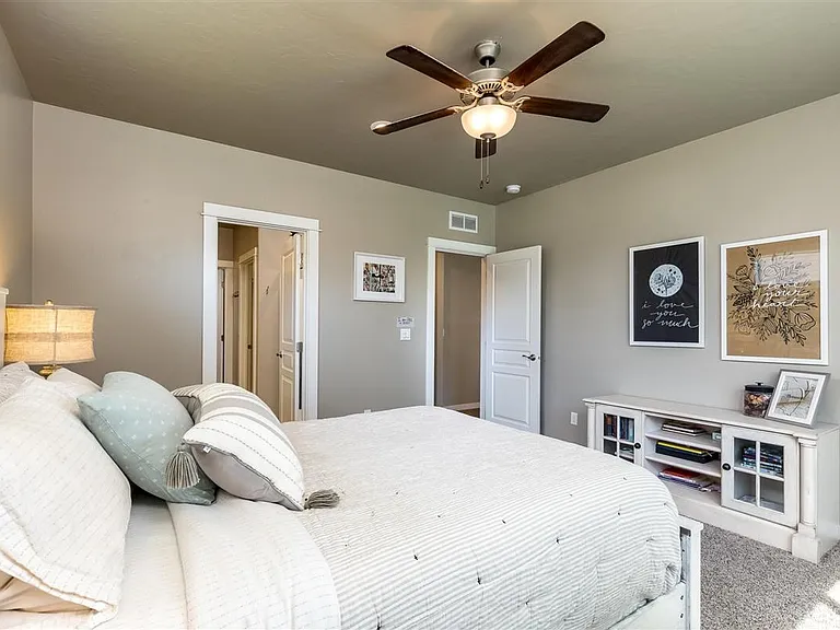 9549 Goldenpond Ct — Photo 14