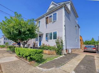 1 Locust Ln, East Rutherford, NJ 07073