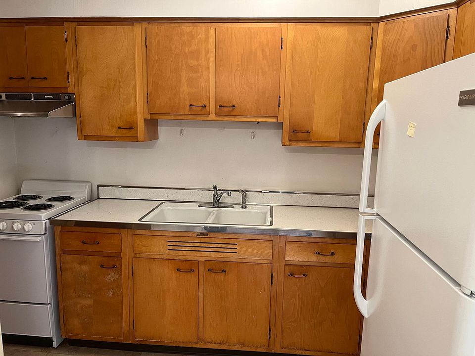 2nd image of 950 S Lincoln Ave Unit 12