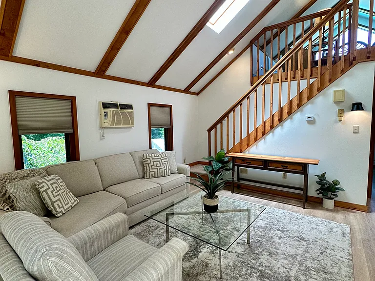 2127 Highland Ave — Photo 2