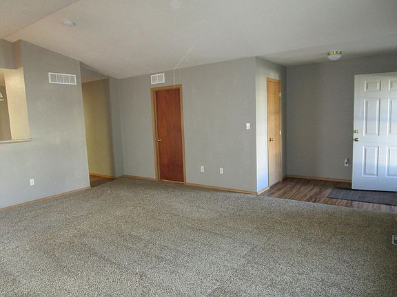Entry / Living Room