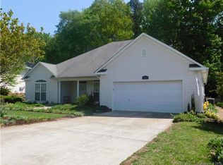 121 Forest Glen Rd, Mooresville, NC 28115