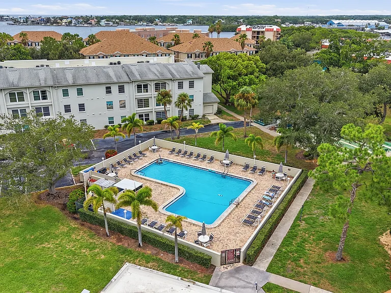 2700 Bayshore Blvd #6200 — Photo 35