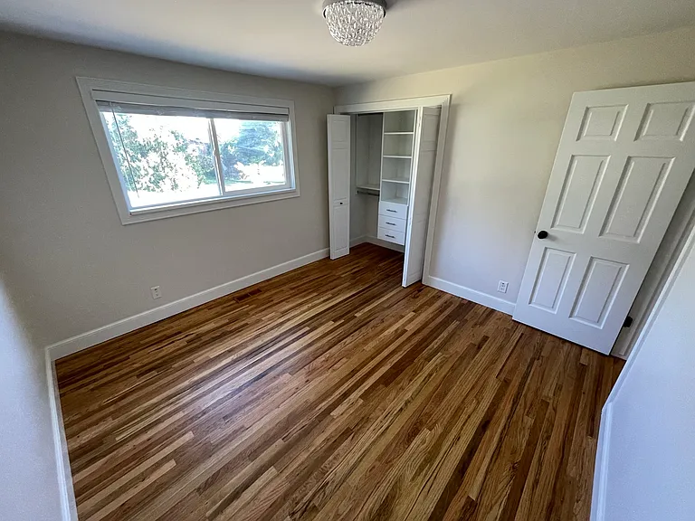 2851 E Maurice Dr — Photo 8